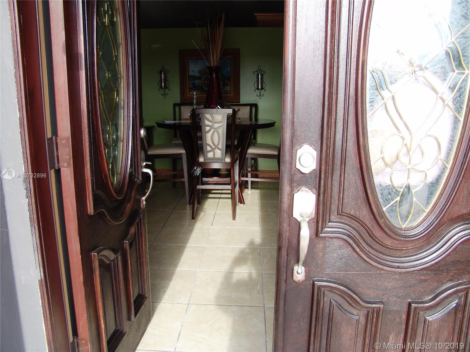 5673 Southwest 149th Avenue Miami, FL 33193 - Photo 4 of 34