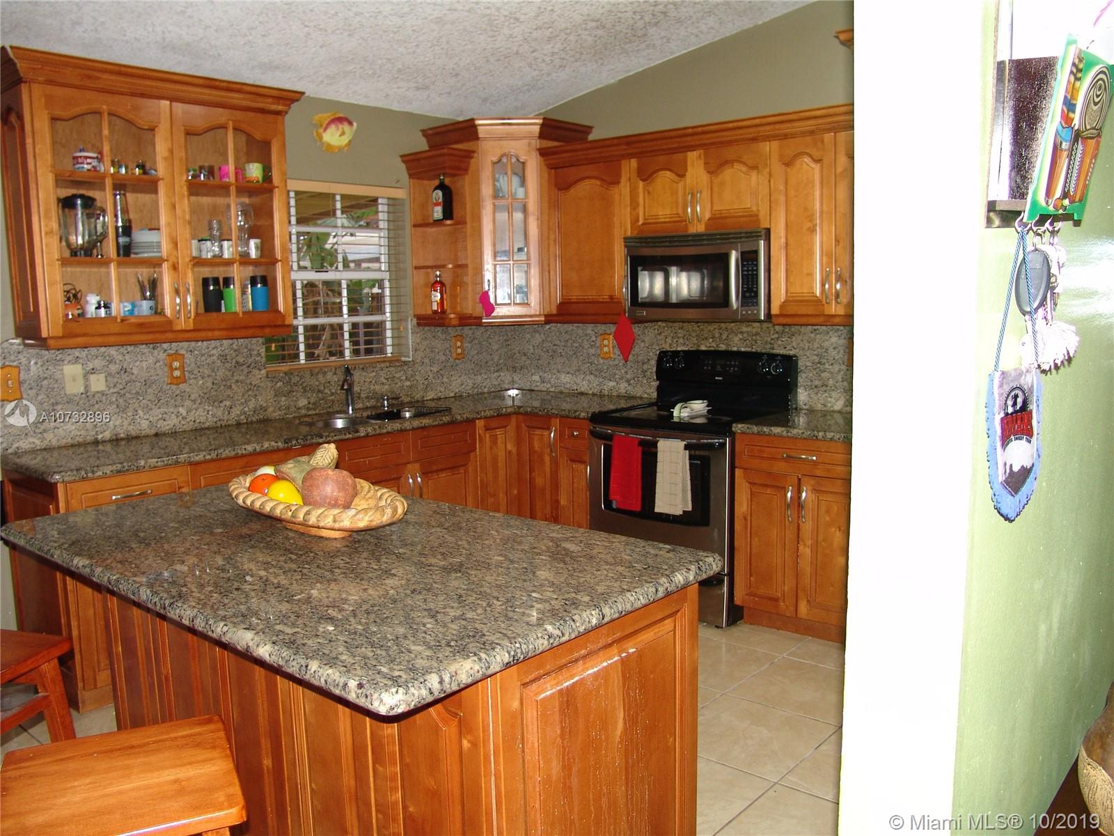 5673 Southwest 149th Avenue Miami, FL 33193 - Photo 9 of 34