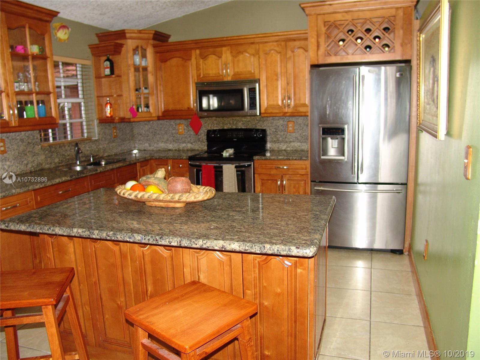 5673 Southwest 149th Avenue Miami, FL 33193 - Photo 10 of 34