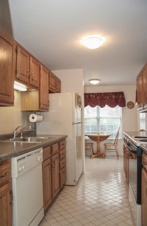 516 Ridgefield Circle, Unit A Clinton, MA 01510 - Photo 15 of 25 Gallery Image 15