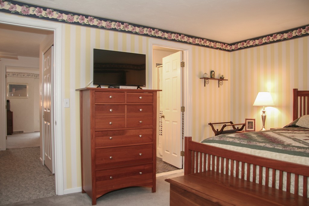 516 Ridgefield Circle, Unit A Clinton, MA 01510 - Photo 17 of 25 Gallery Image 17