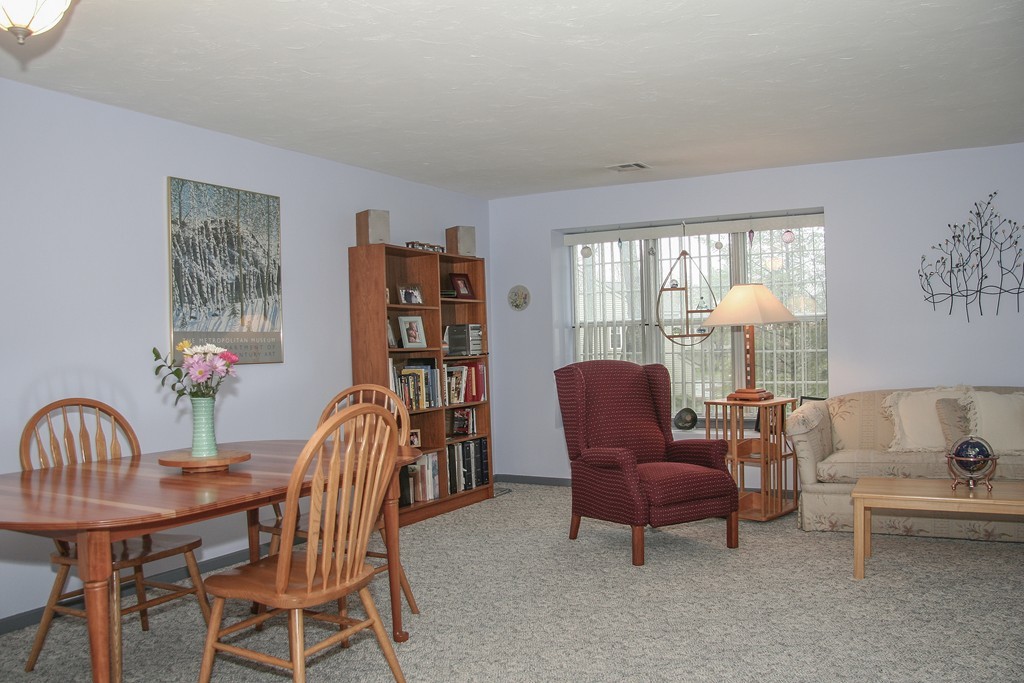 516 Ridgefield Circle, Unit A Clinton, MA 01510 - Photo 4 of 25 Gallery Image 4