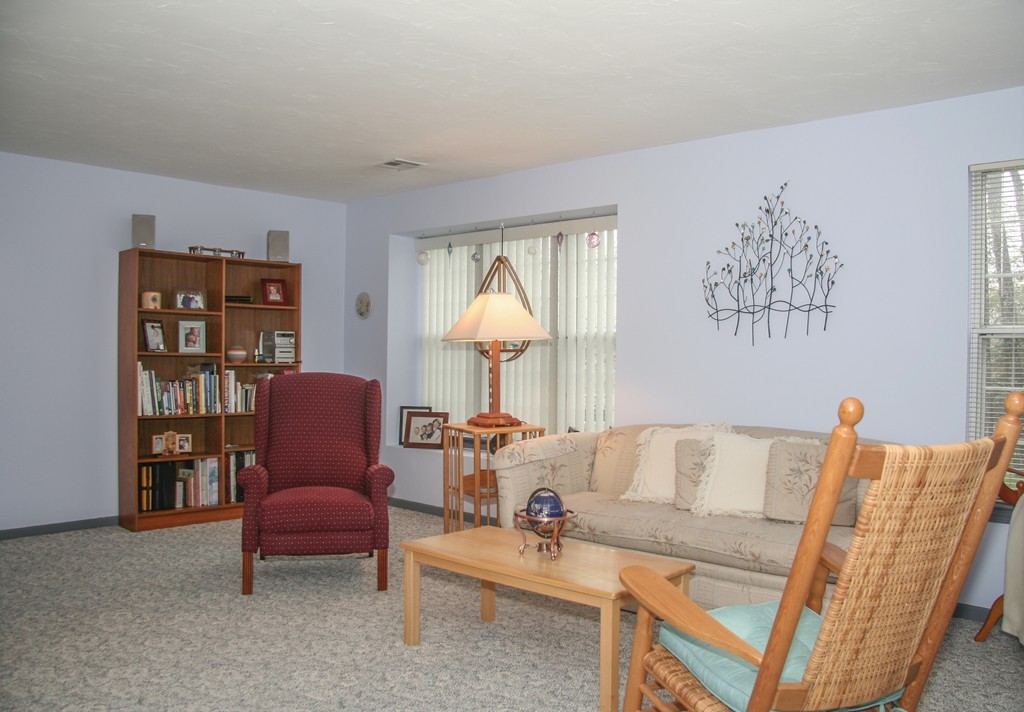 516 Ridgefield Circle, Unit A Clinton, MA 01510 - Photo 5 of 25 Gallery Image 5