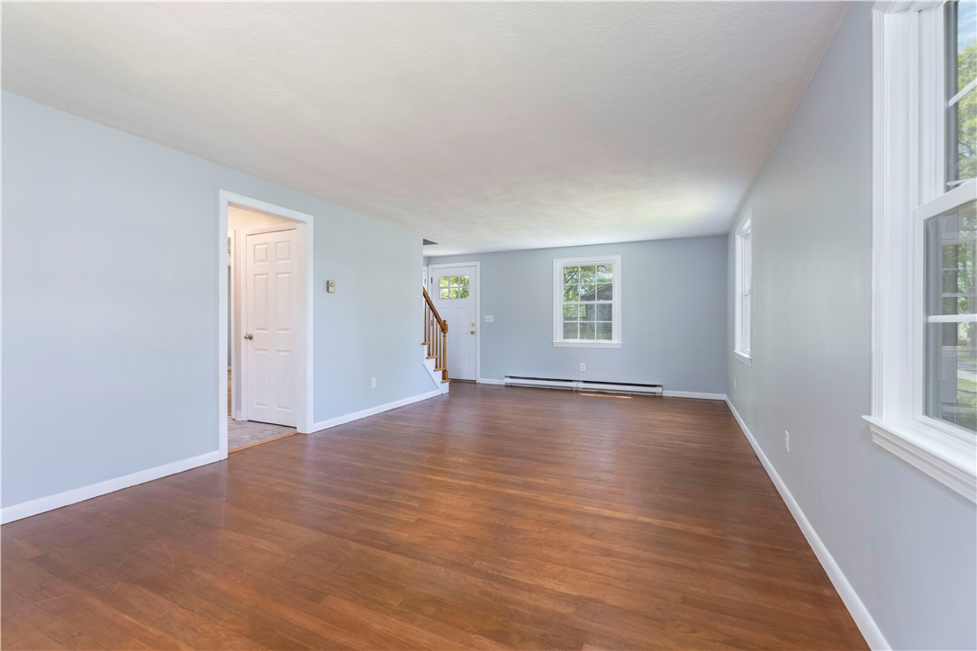 7 Checkerberry Road Narragansett, RI 02882 - Photo 4 of 14 Gallery Image 4