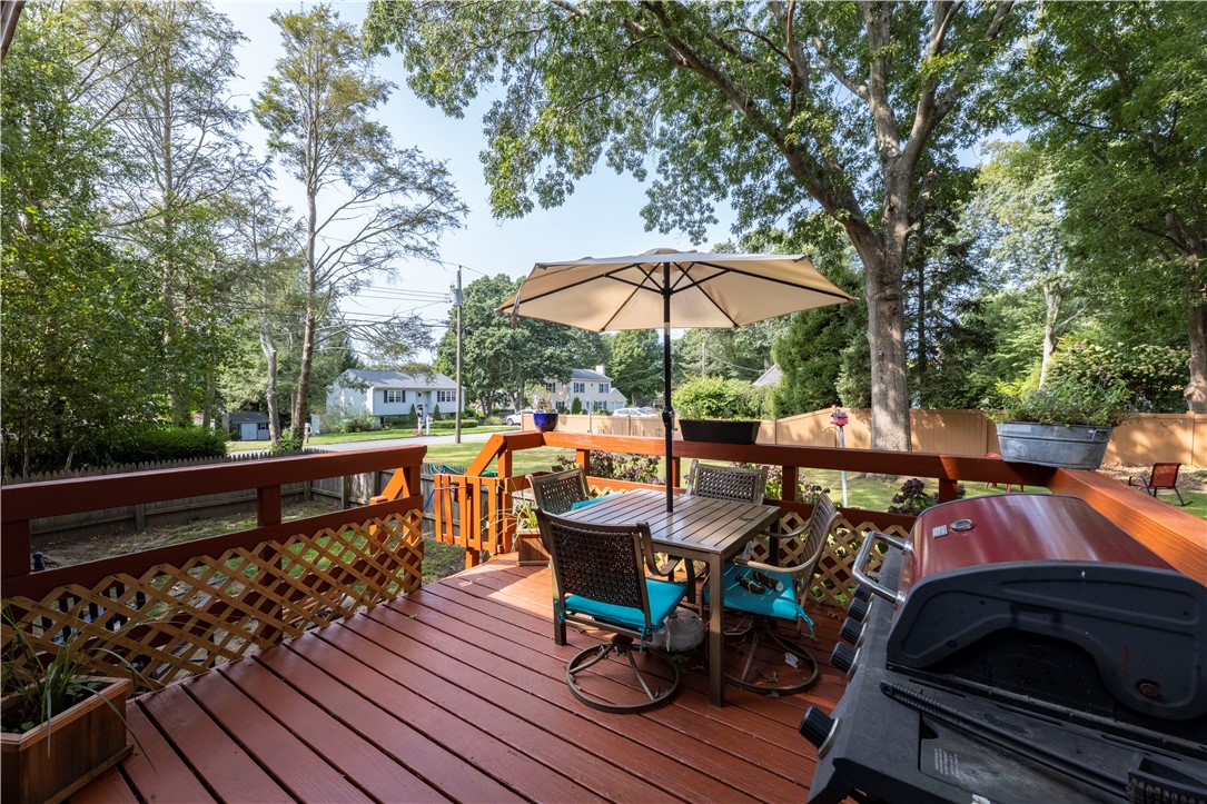 7 Checkerberry Road Narragansett, RI 02882 - Photo 8 of 14 Gallery Image 8