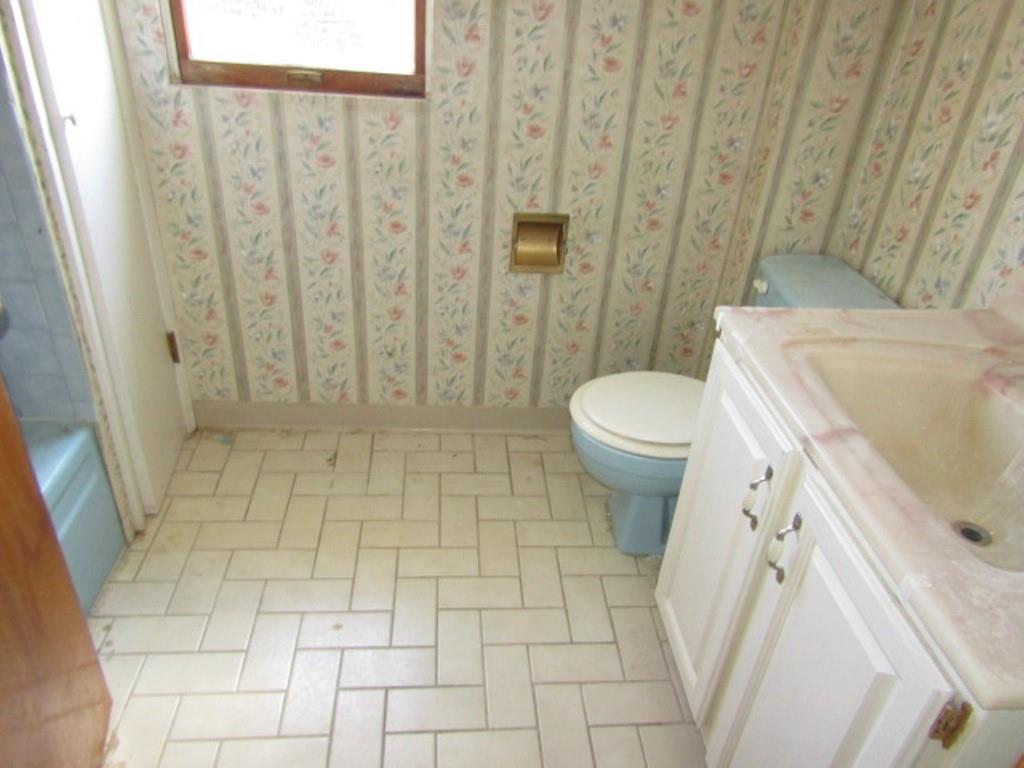 118 Euclid Avenue McKees Rocks, PA 15136 - Photo 11 of 23