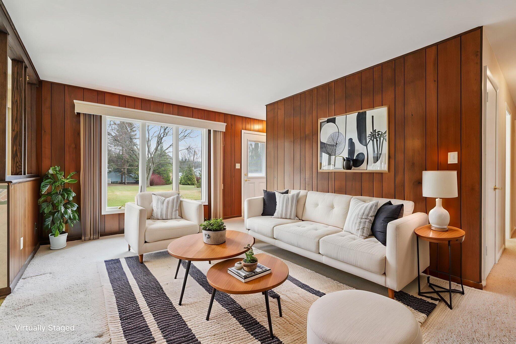 558 Horns Corners Road Cedarburg, WI 53012 - Photo 13 of 23 Family Room