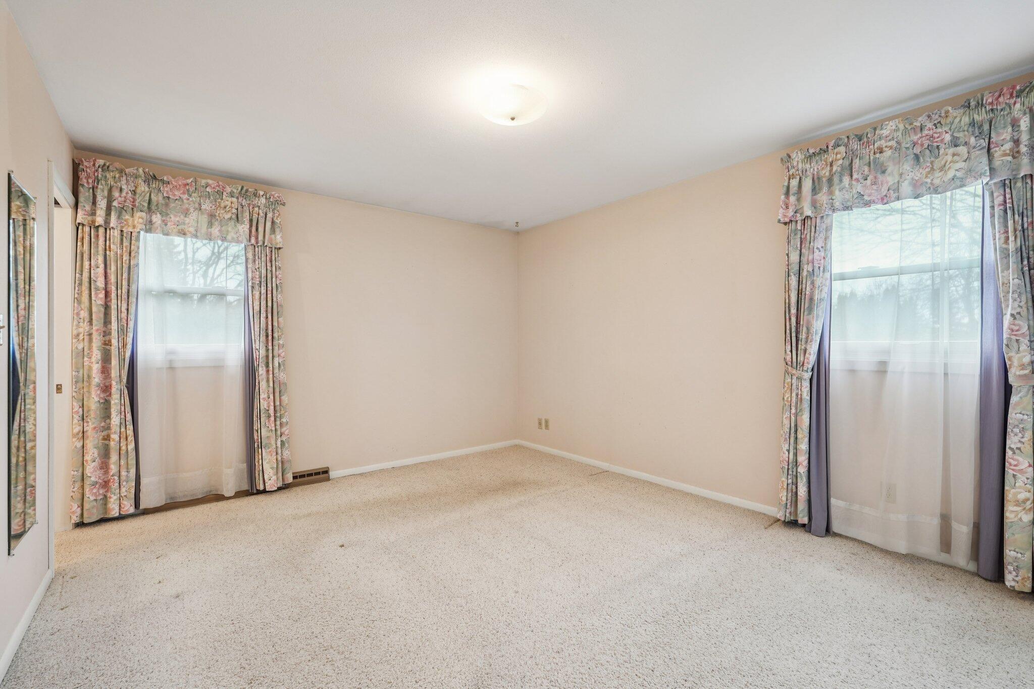 558 Horns Corners Road Cedarburg, WI 53012 - Photo 17 of 23 Primary Bedroom