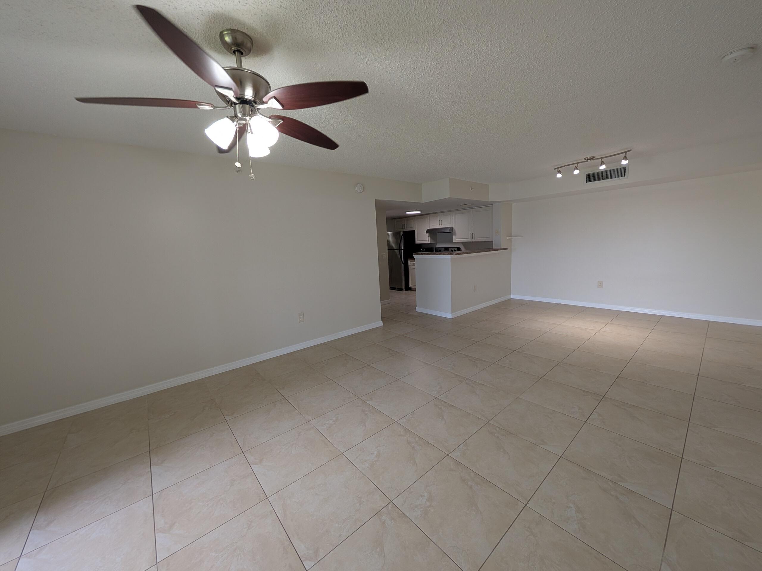 5011 Wiles Road, Unit 208 Coconut Creek, FL 33073 - Photo 4 of 23 1000014705