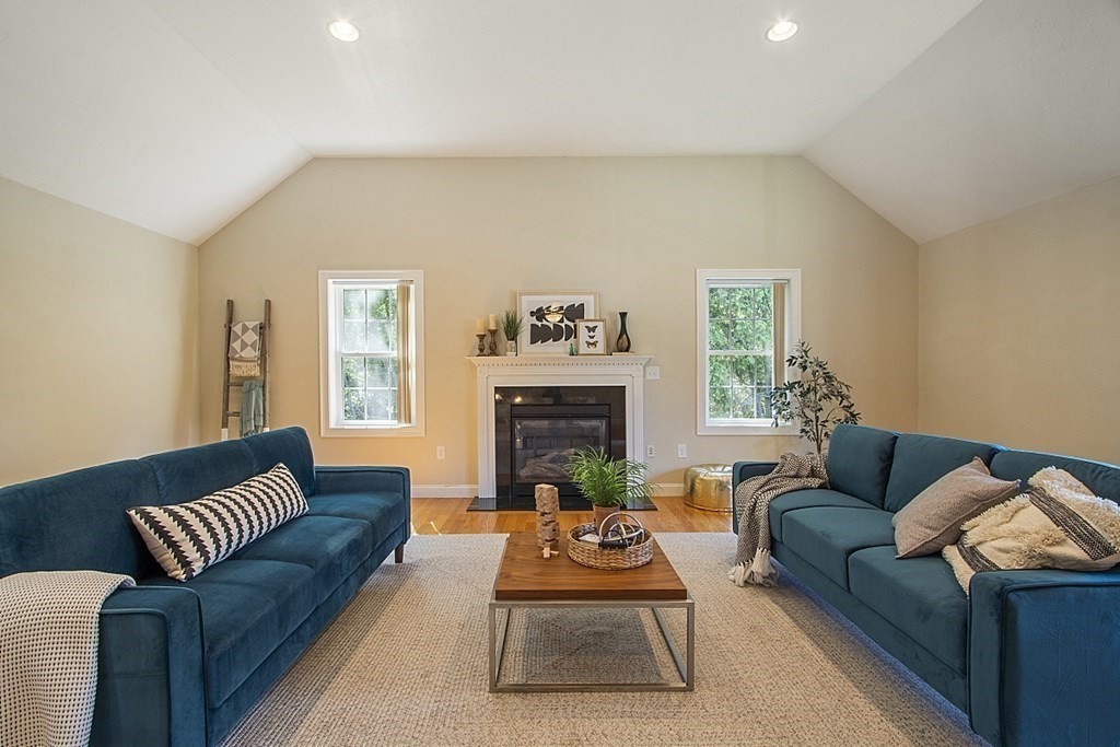 8 Rangeway Road Billerica, MA 01862 - Photo 12 of 34
