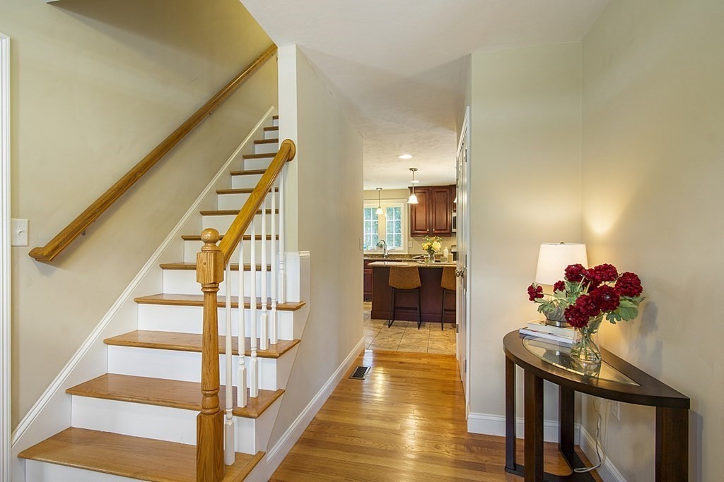 8 Rangeway Road Billerica, MA 01862 - Photo 2 of 34