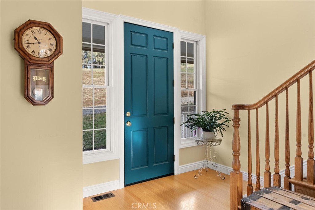 3576 Dry Creek Road Oroville, CA 95965 - Photo 8 of 75 a very nice looking room with a large window and flower pot