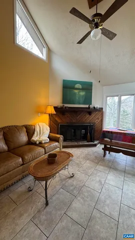 $249,000 | 763 Laurelwood, Unit 763, Roseland, VA 22967