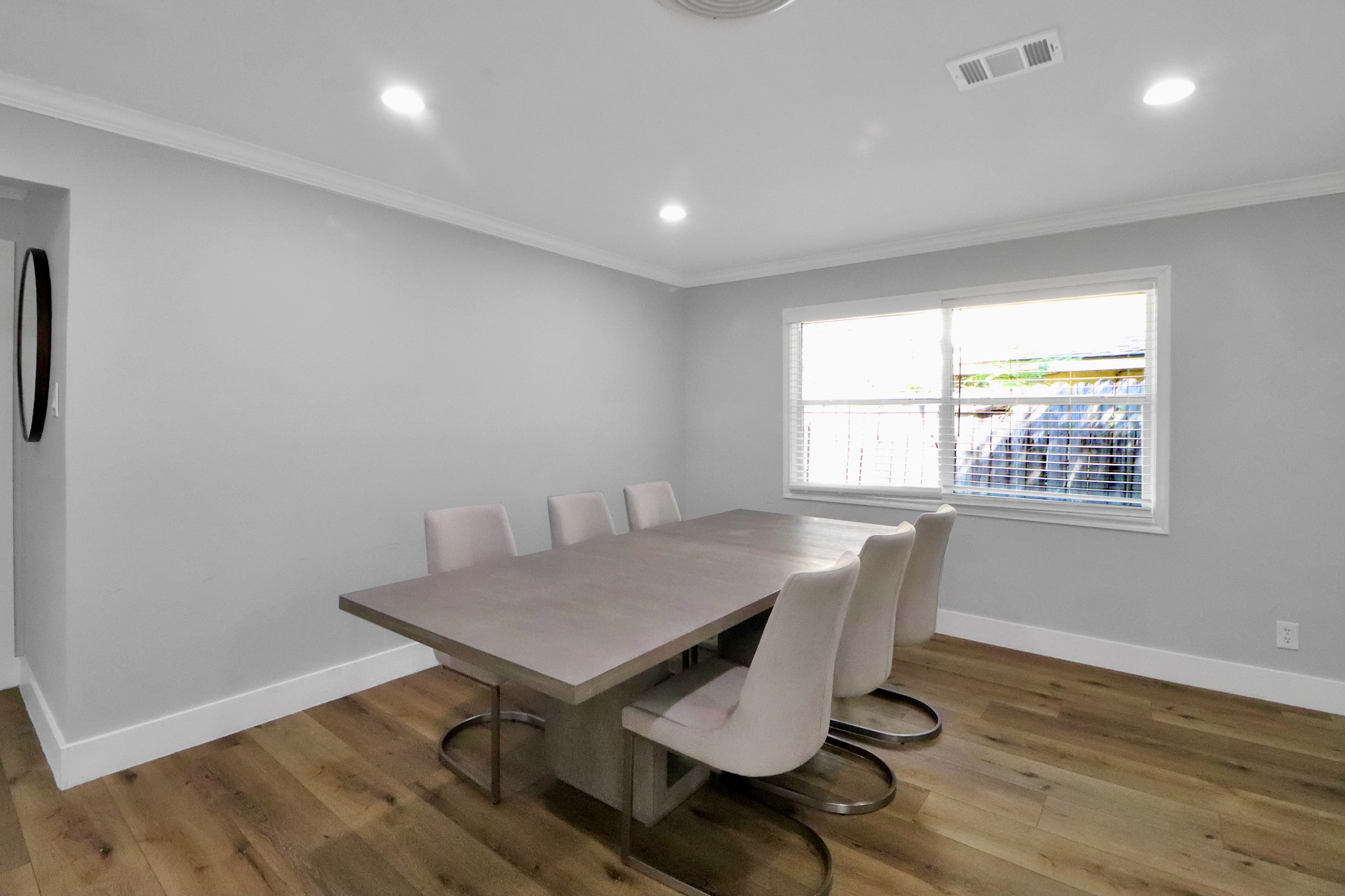 6111 Shadow Crest Street Houston, TX 77074 - Photo 7 of 15