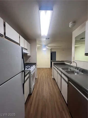 $1,450 | 2200 South Fort Apache Road, Unit 2046, Las Vegas, NV 89117