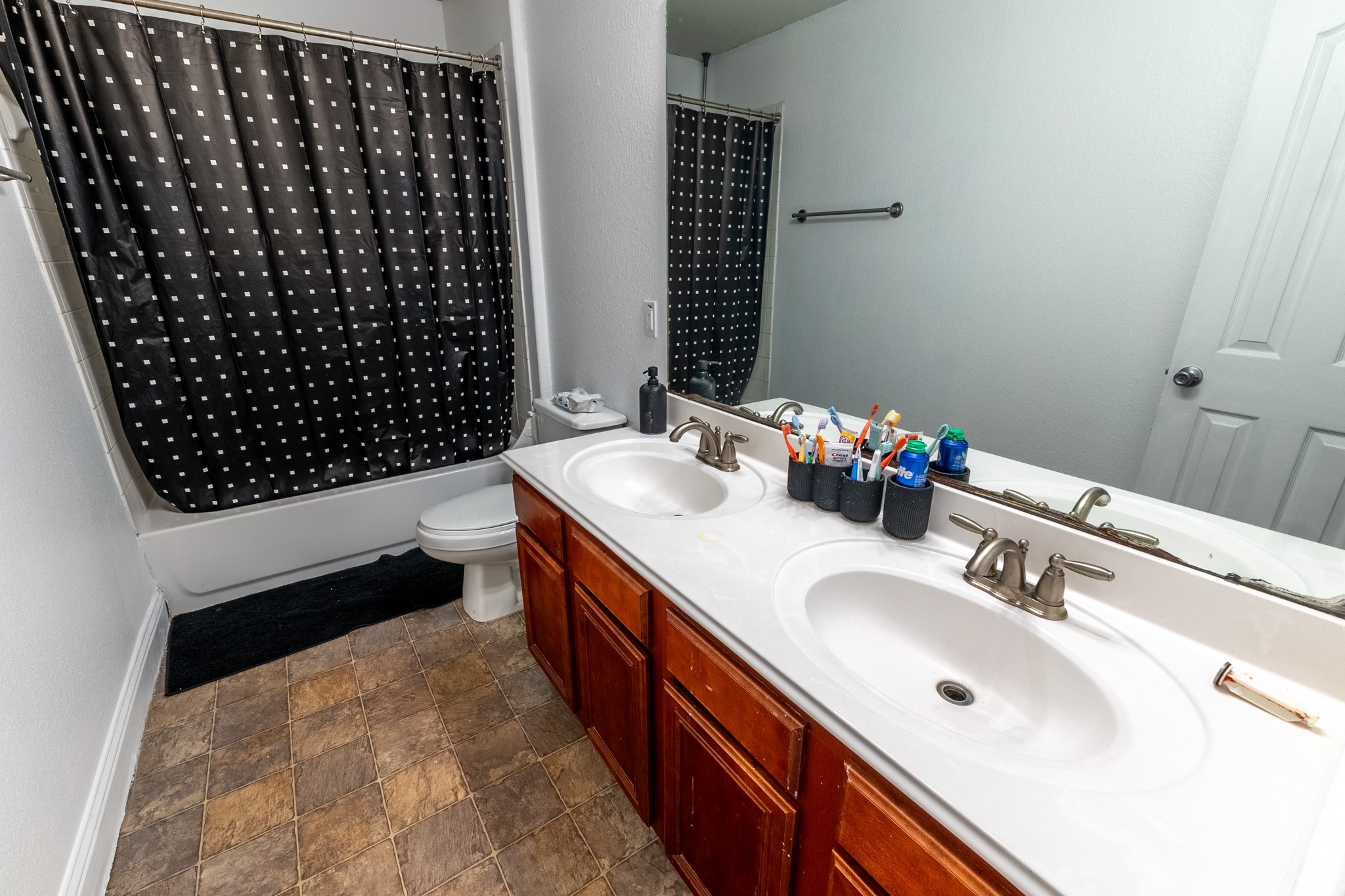 18226 West Ridge Bend Lane Cypress, TX 77433 - Photo 22 of 34 2nd Floor Full Bath