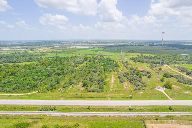 $300,000 | 5032 Highway 90 Alternate, Eagle Lake, TX 77434