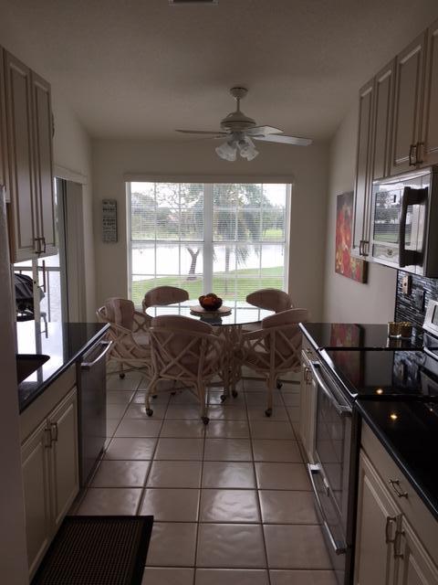 17275 Boca Club Boulevard, Unit 6 Boca Raton, FL 33487 - Photo 15 of 36 Kitchen