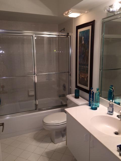17275 Boca Club Boulevard, Unit 6 Boca Raton, FL 33487 - Photo 25 of 36 Guest Bathroom