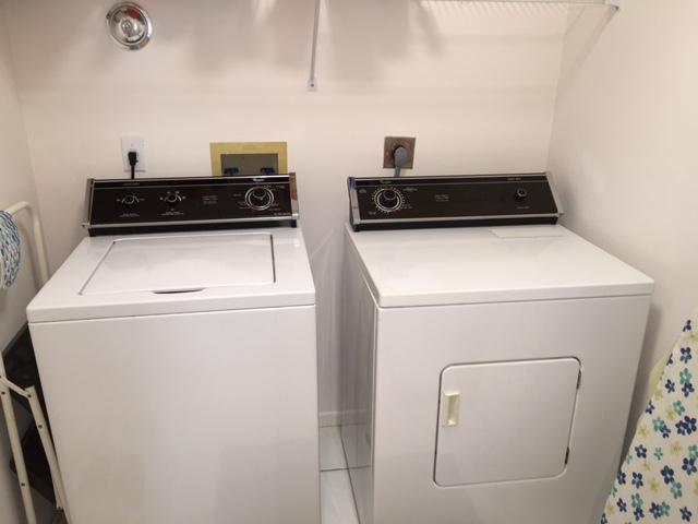17275 Boca Club Boulevard, Unit 6 Boca Raton, FL 33487 - Photo 27 of 36 Laundry Room