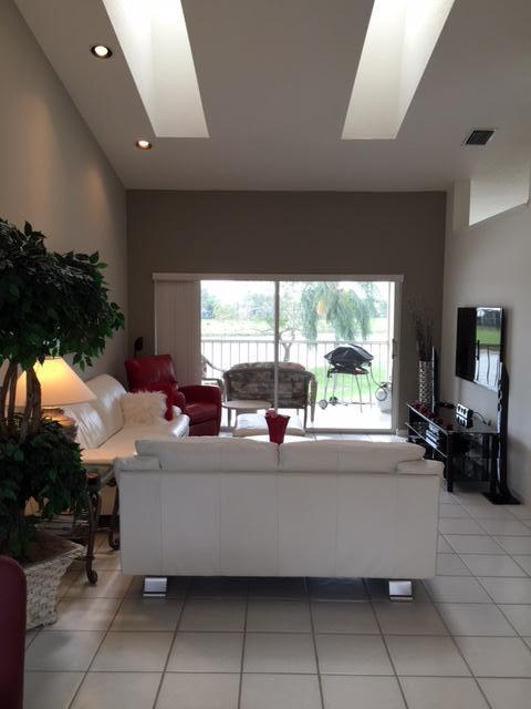17275 Boca Club Boulevard, Unit 6 Boca Raton, FL 33487 - Photo 8 of 36 Living Area