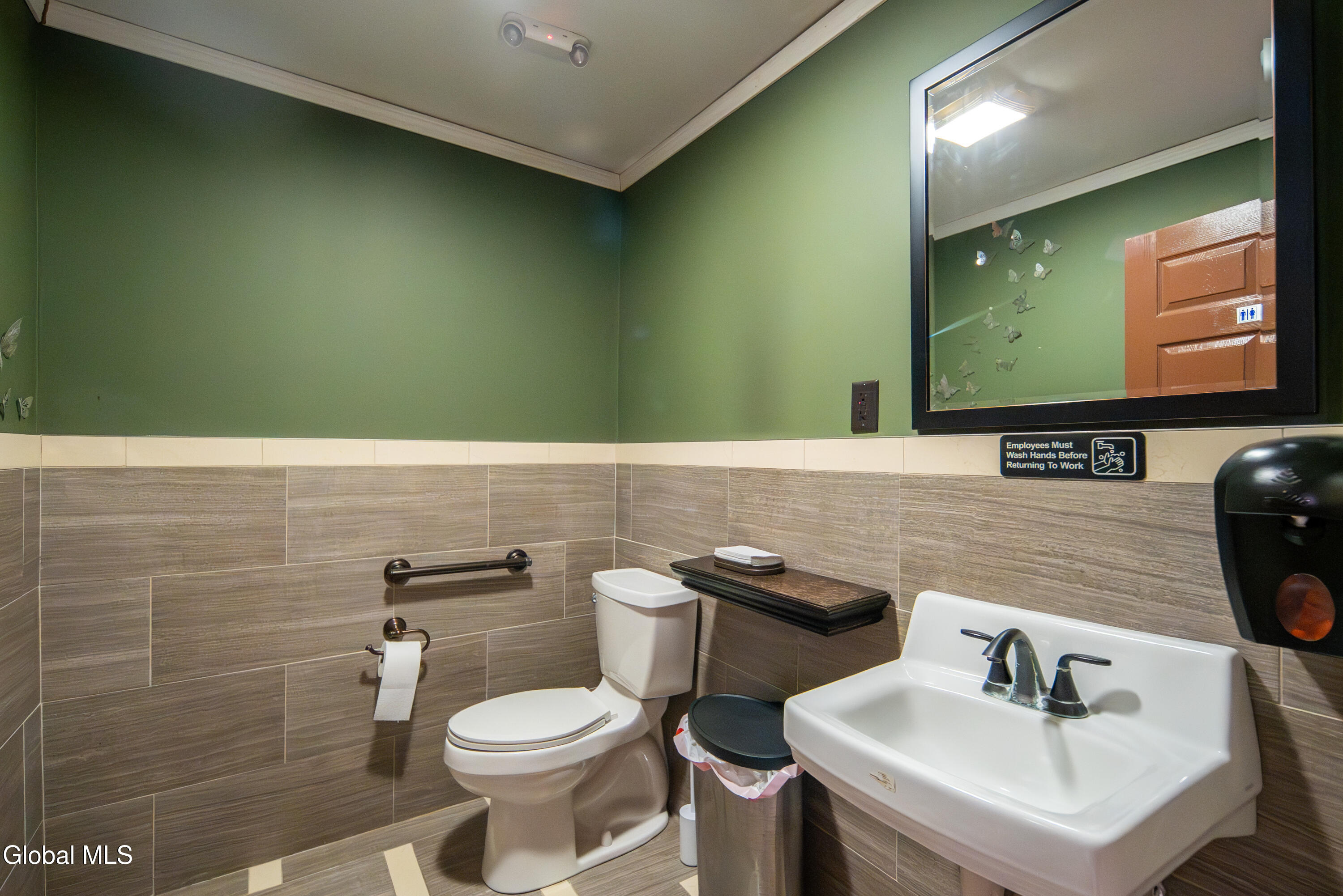 703 Union Street Schenectady, NY 12305 - Photo 14 of 64 015