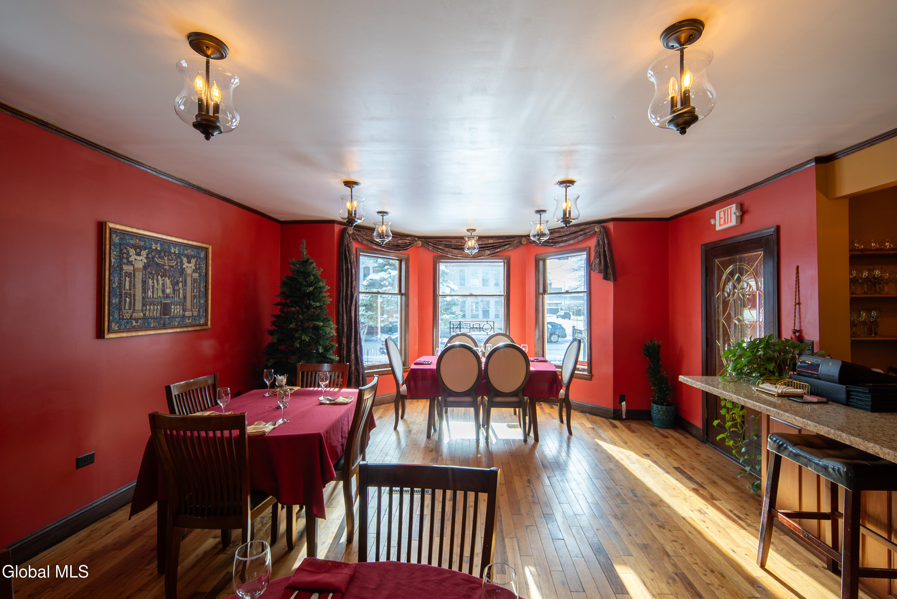 703 Union Street Schenectady, NY 12305 - Photo 2 of 64 003