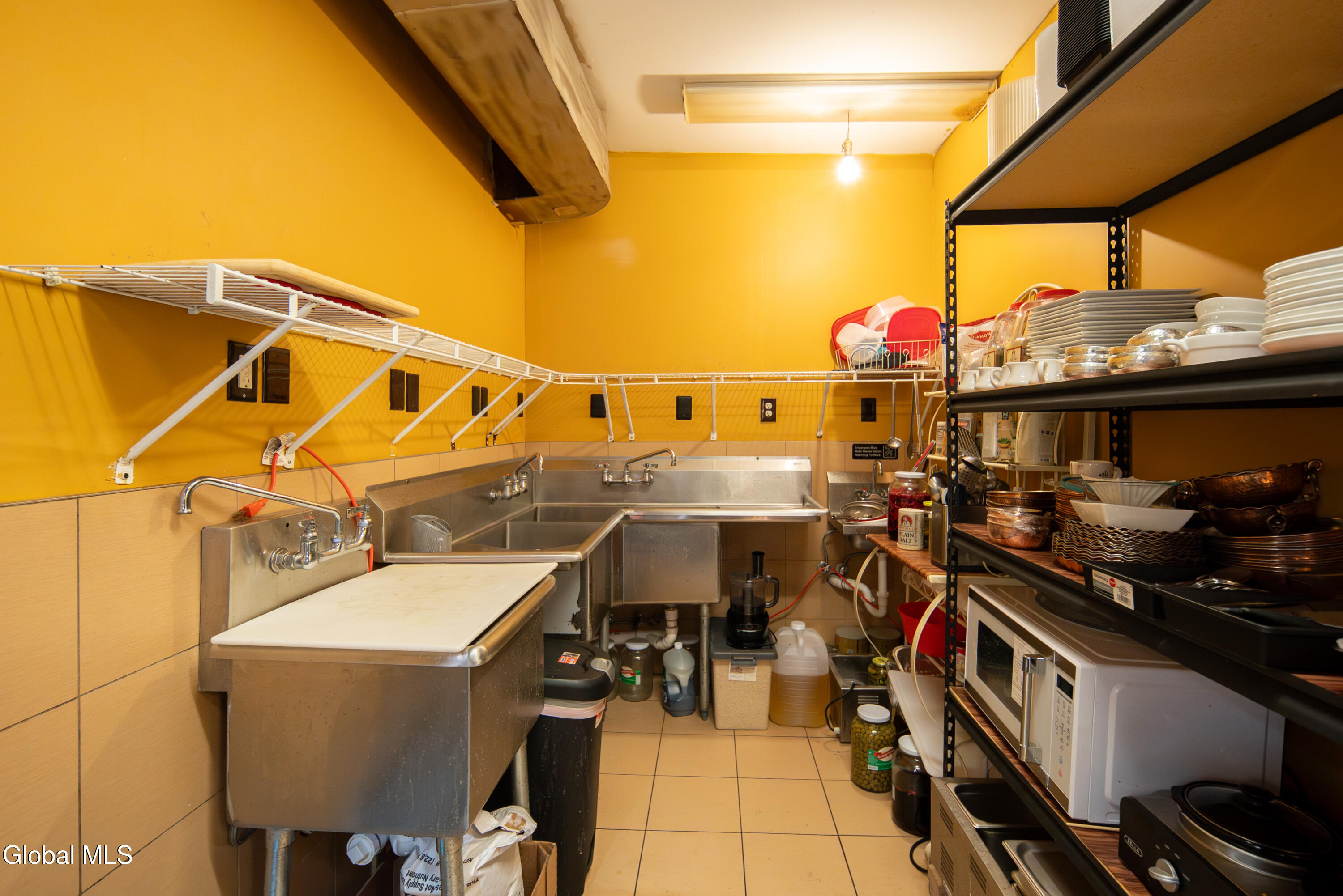 703 Union Street Schenectady, NY 12305 - Photo 21 of 64 022