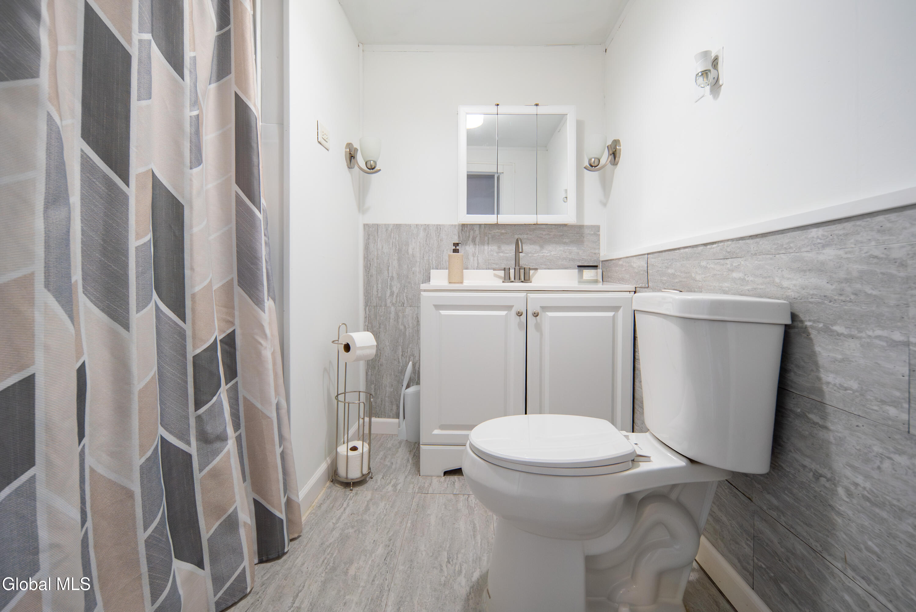 703 Union Street Schenectady, NY 12305 - Photo 39 of 64 040