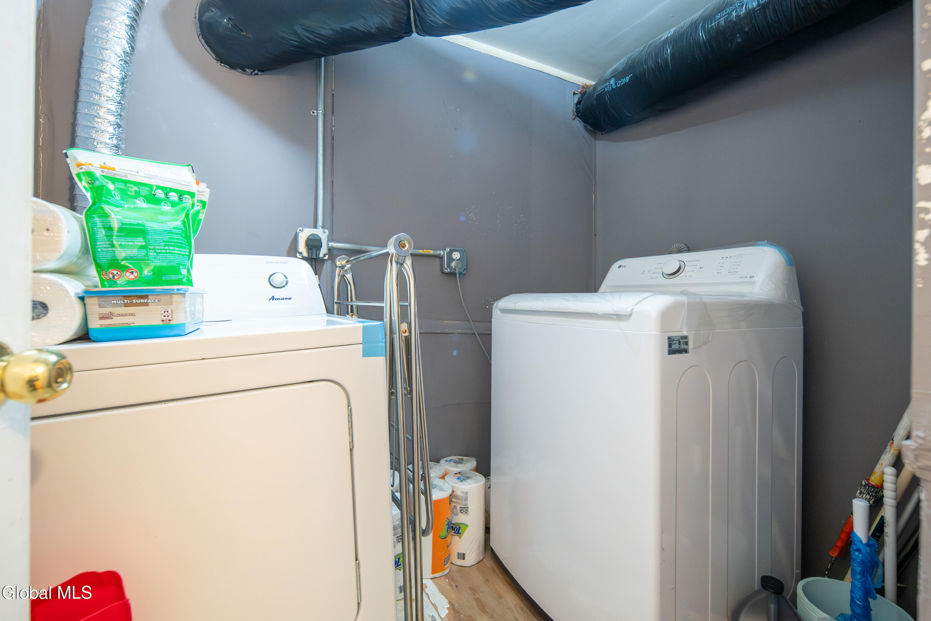 703 Union Street Schenectady, NY 12305 - Photo 41 of 64 042