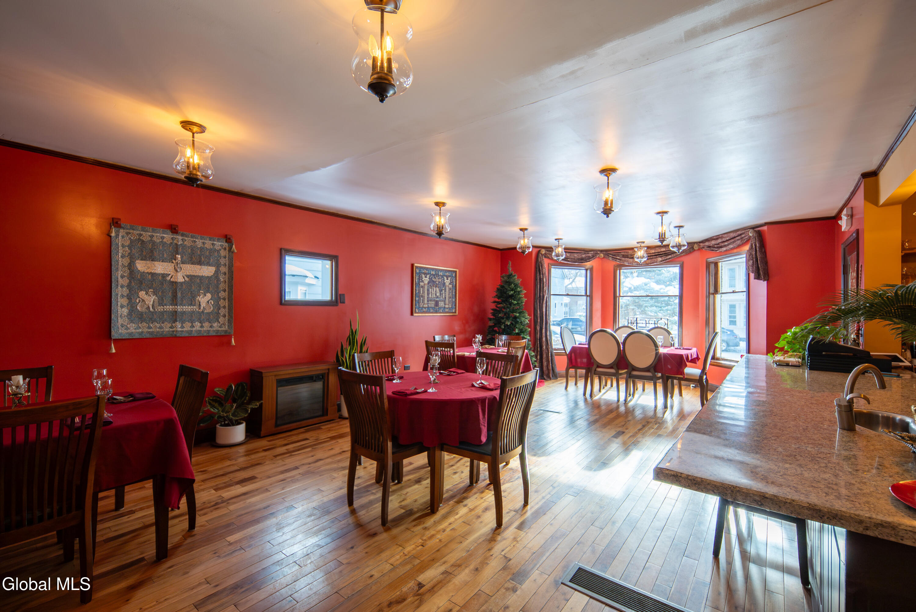 703 Union Street Schenectady, NY 12305 - Photo 5 of 64 006