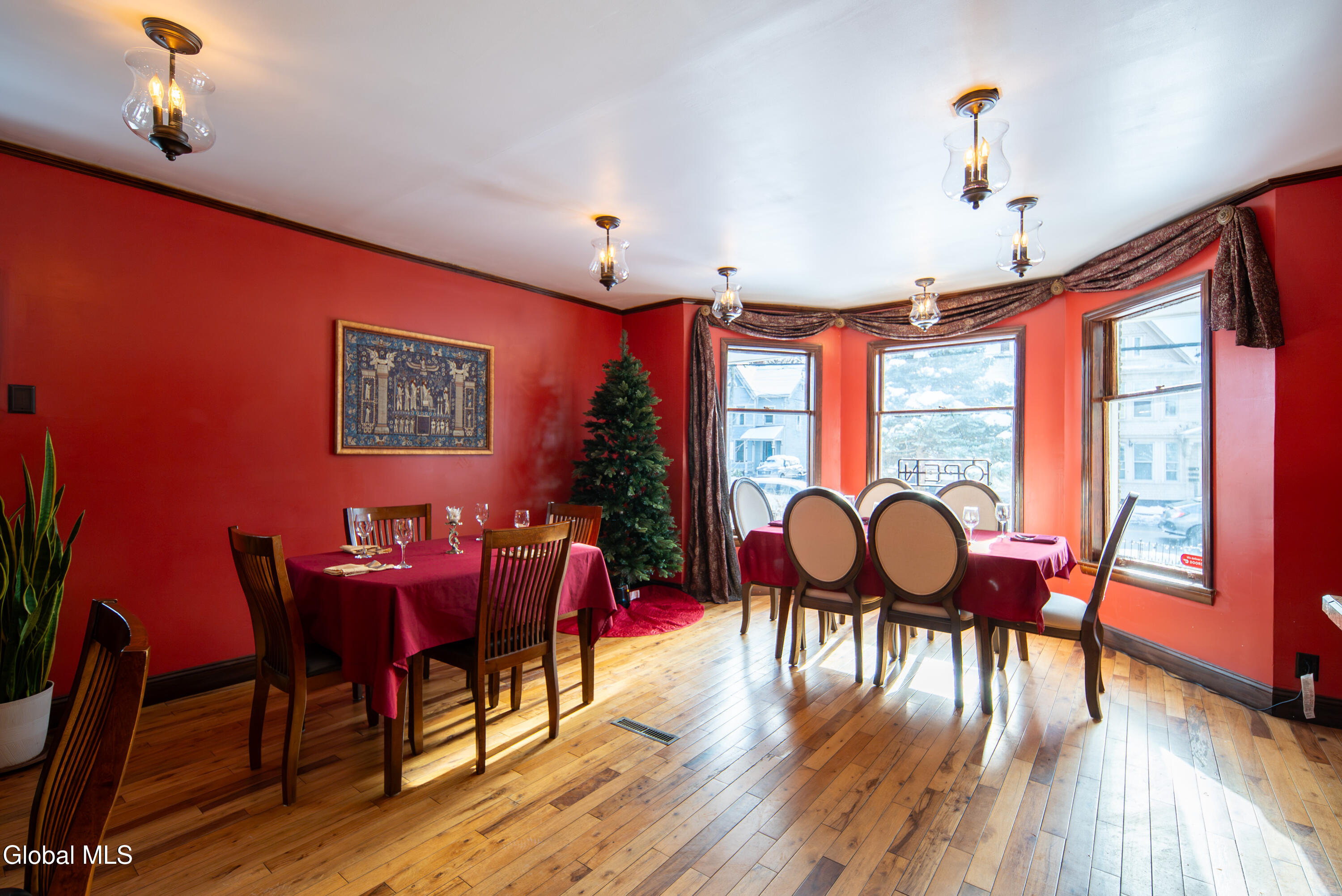 703 Union Street Schenectady, NY 12305 - Photo 7 of 64 008