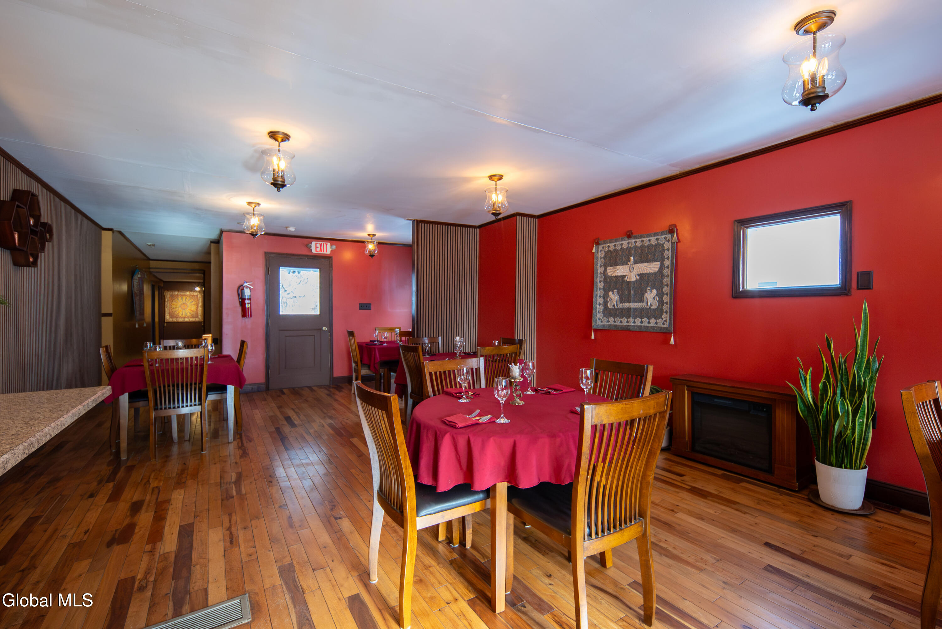 703 Union Street Schenectady, NY 12305 - Photo 8 of 64 009