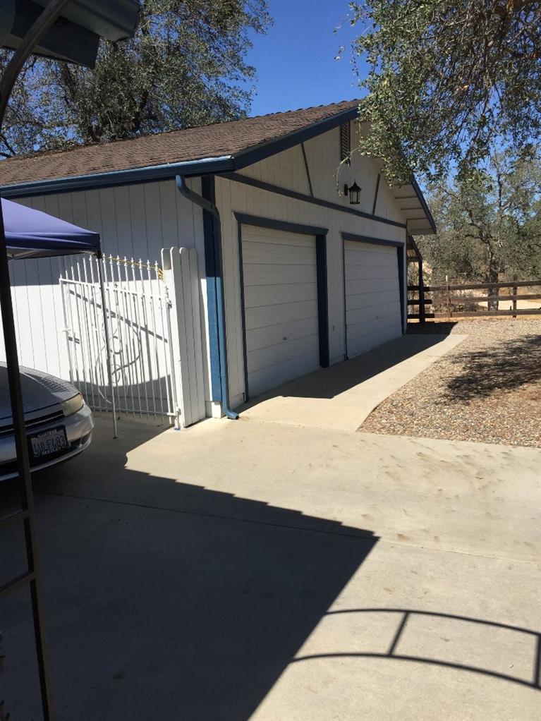 32486 Meadow Ridge Road Coarsegold, CA 93614 - Photo 3 of 35 Gallery Image 3