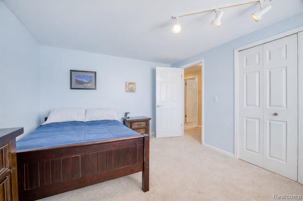 42134 Waterfall Road Northville, MI 48168 - Photo 27 of 47 Gallery Image 27