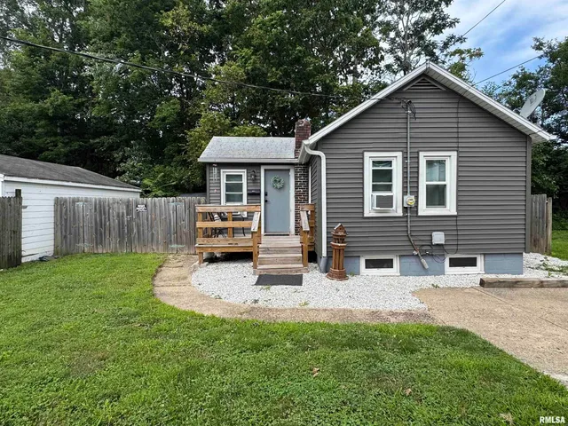 $219,900 | 803 South 13th Street, Pekin, IL 61554