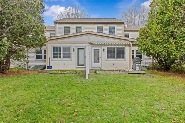 $439,000 | 7 Cardinal Lane, Unit 7, Essex, VT 05452