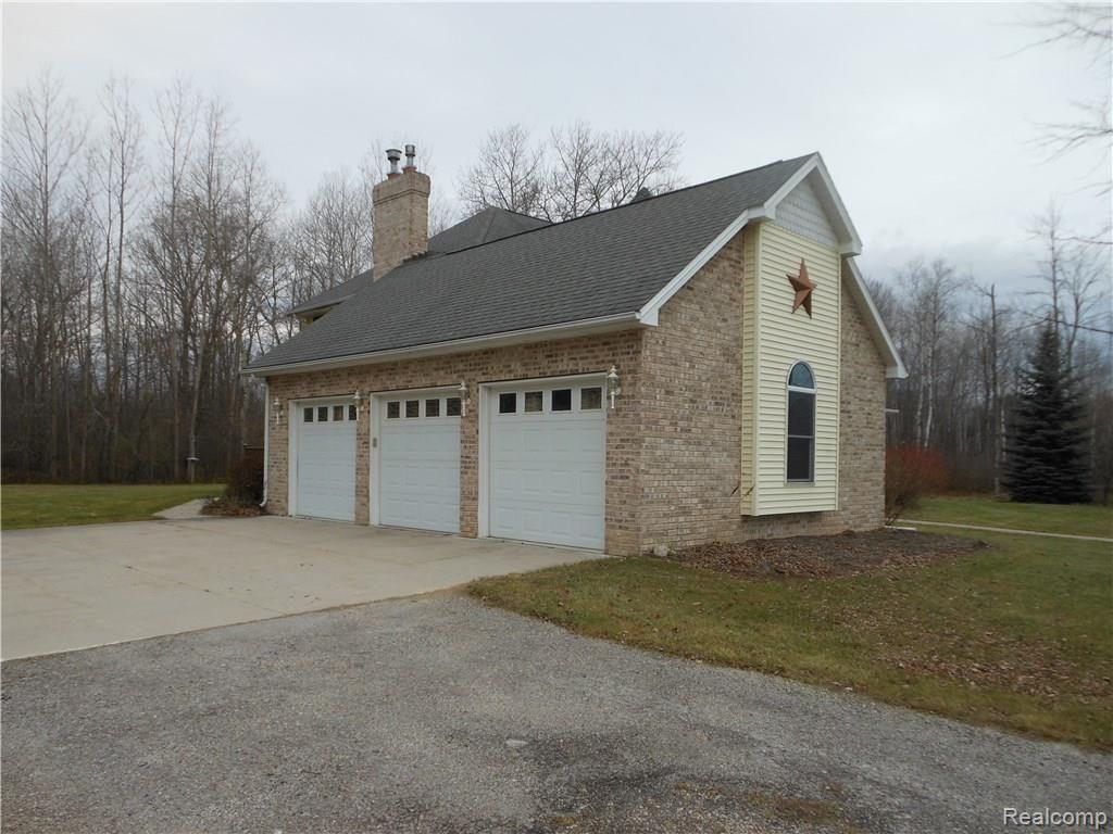 7221 State Road Fort Gratiot, MI 48059 - Photo 6 of 26