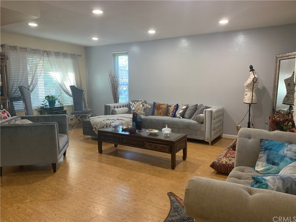 36 Seton Road Irvine, CA 92612 - Photo 3 of 36