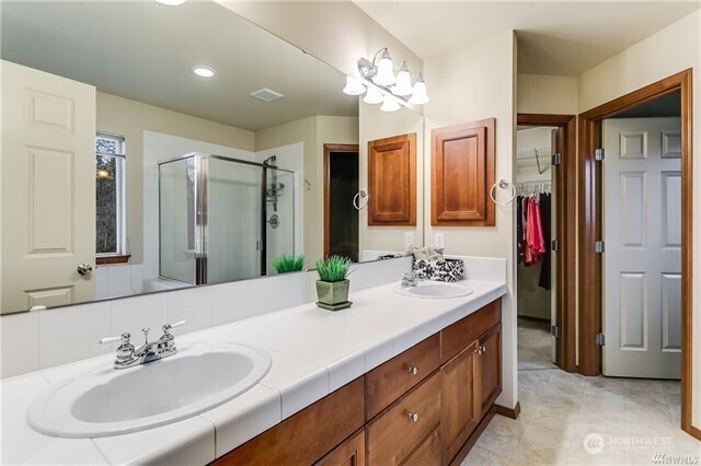 215 Orcas Place Southeast Renton, WA 98059 - Photo 14 of 24