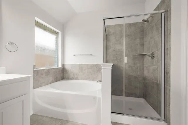 $296,888 | 914 Madeline Lane, Cleburne, TX 76033