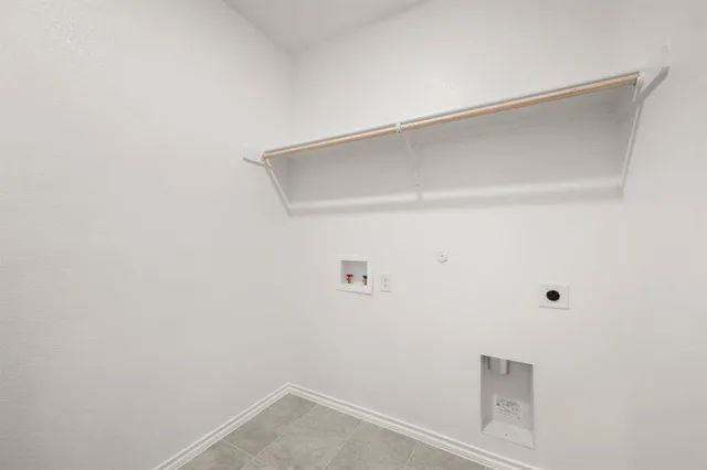 $296,888 | 914 Madeline Lane, Cleburne, TX 76033