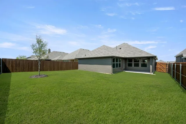 $296,888 | 914 Madeline Lane, Cleburne, TX 76033