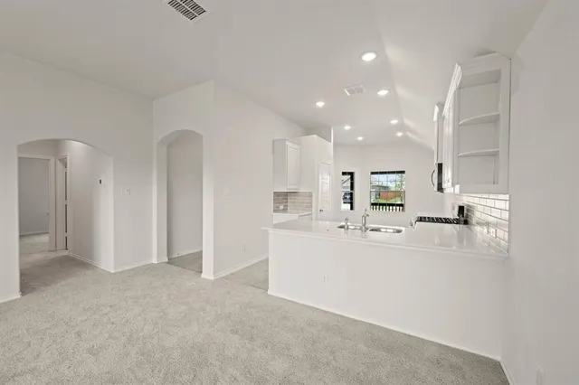 $296,888 | 914 Madeline Lane, Cleburne, TX 76033