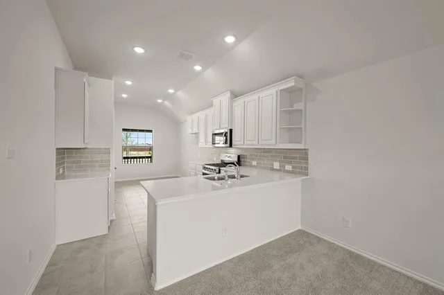 $296,888 | 914 Madeline Lane, Cleburne, TX 76033