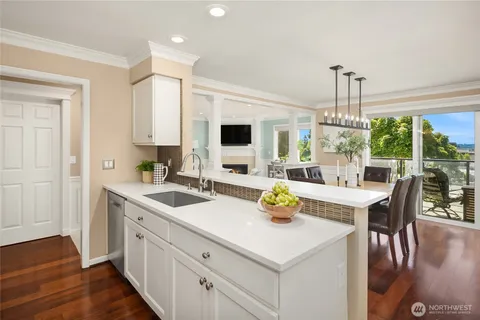 $1,165,000 | 410 2nd Avenue South, Unit 111, Kirkland, WA 98033