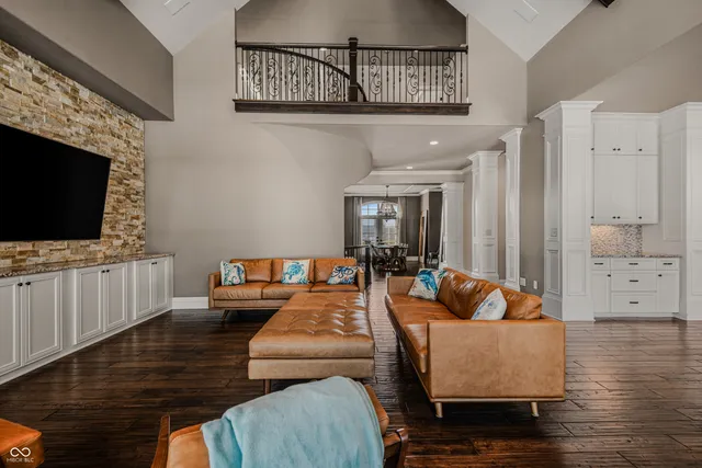 $1,490,000 | 1023 Westview Point Drive, Columbus, IN 47201