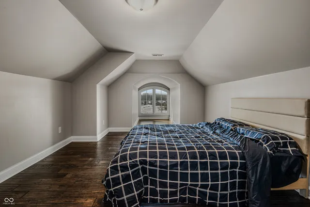 $1,490,000 | 1023 Westview Point Drive, Columbus, IN 47201