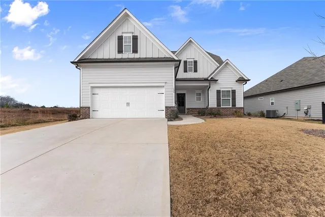 a view of house and outdoor space