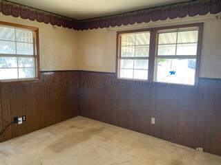 2500 Chestnut Street Amarillo, TX 79107 - Photo 13 of 20 a view of an empty room with a window